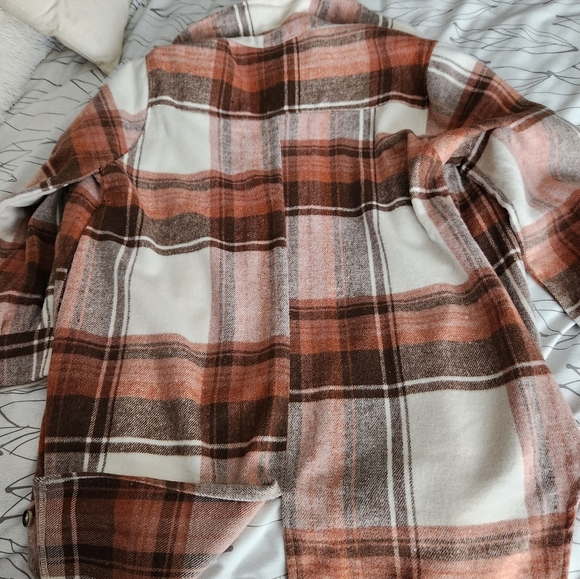 Large Shacket - Picture 3 of 4